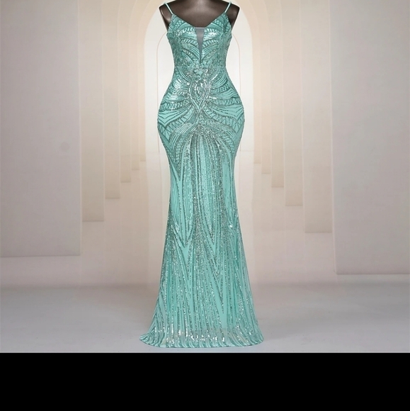 Mint, Graphic Print, Sleeveless,  Backless,  Neck,  Sequined Mermaid Gown - Picture 13 of 16